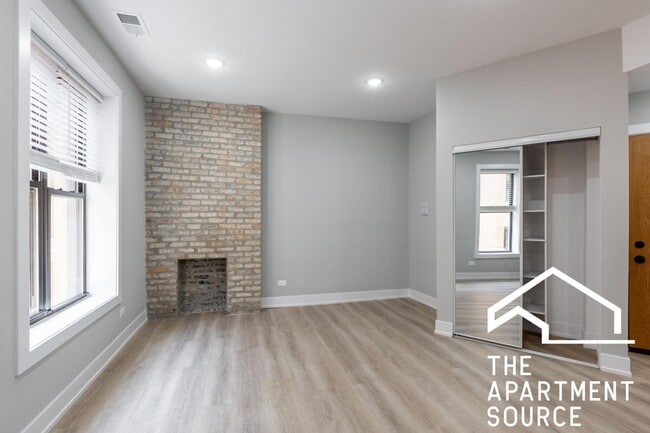 Building Photo - 438 W Belden Ave