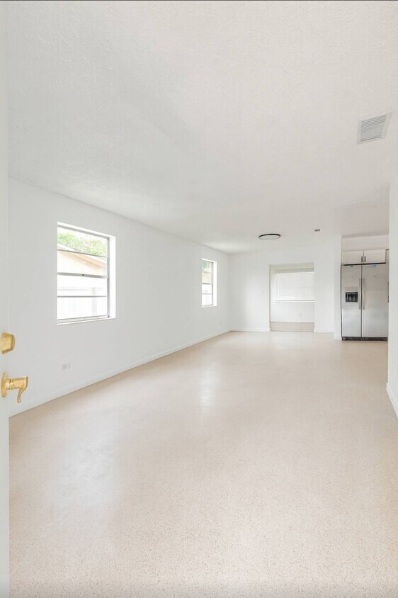 Primary Photo - 141 W 31st St