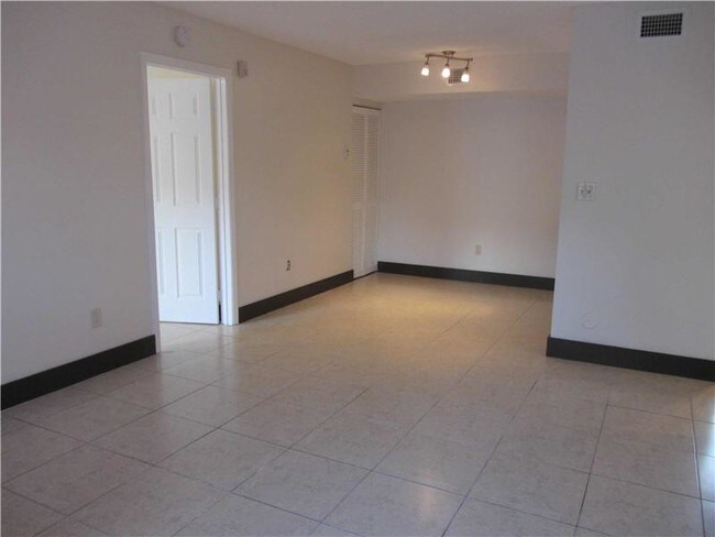 Building Photo - 18224 Mediterranean Blvd