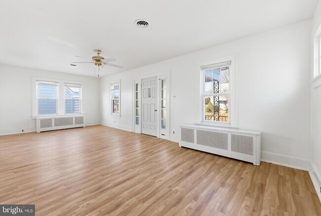 Foto del edificio - 140 Maddock Ave