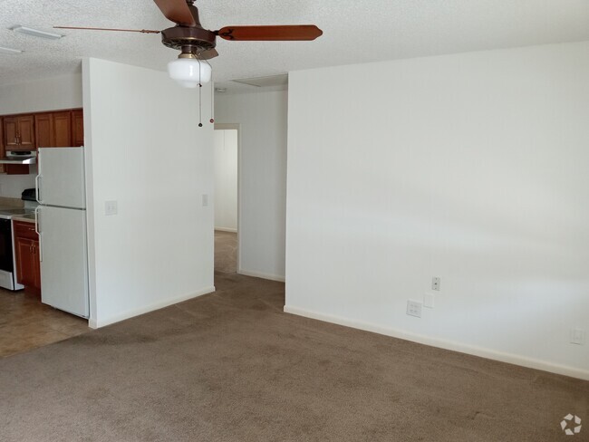 Building Photo - 231 Hibiscus St