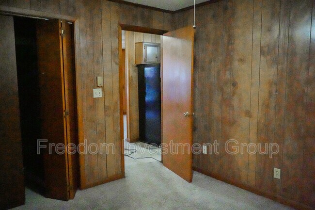 Building Photo - 204 Mavis Ln