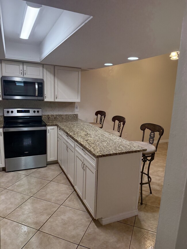 Building Photo - 5544 Wendy Lee Dr