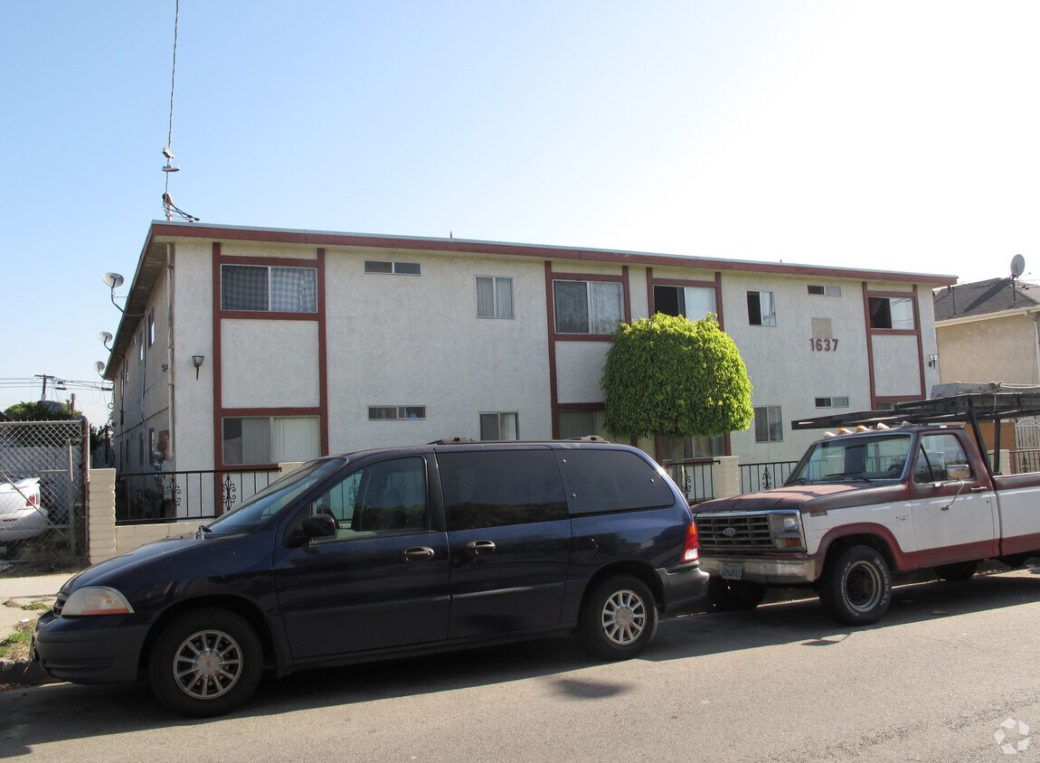 Foto del edificio - 1637 W 227th St