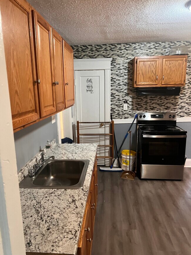 Cocina - 101 Middlesex St