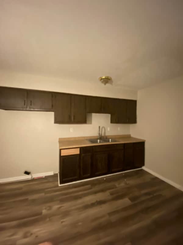 Building Photo - 10100 Coralwood Dr
