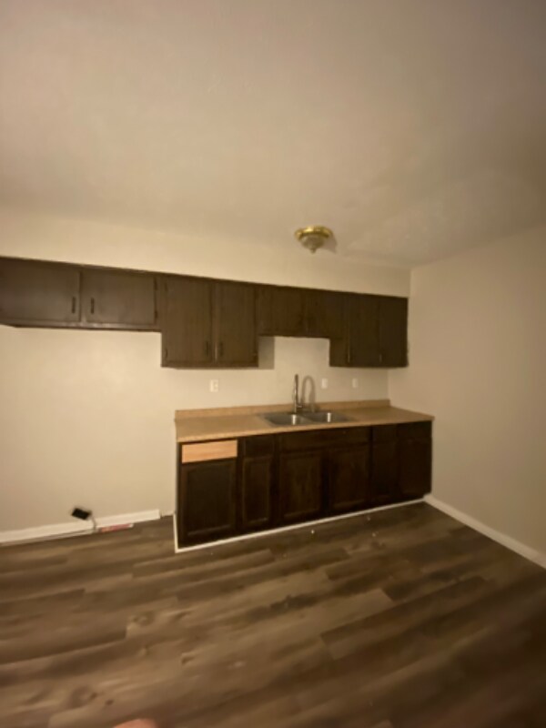 Foto del edificio - 10100 Coralwood Dr