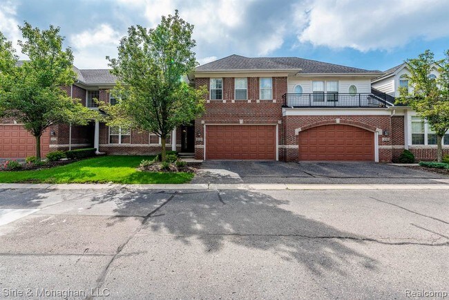 Foto del edificio - 4325 Gateway Cir