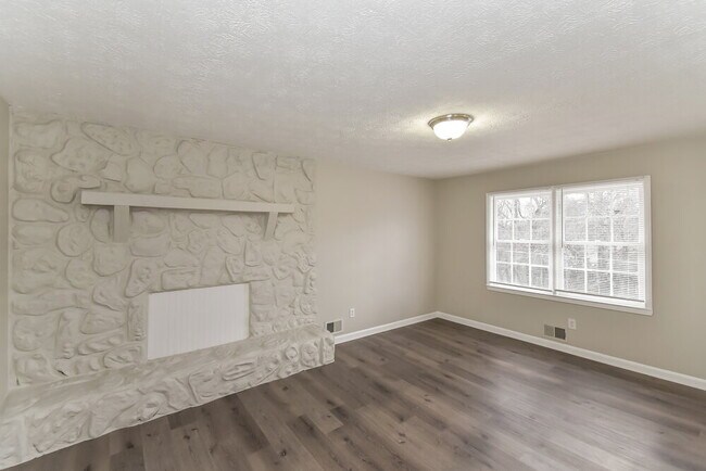 Building Photo - 3928 Yeager Rd