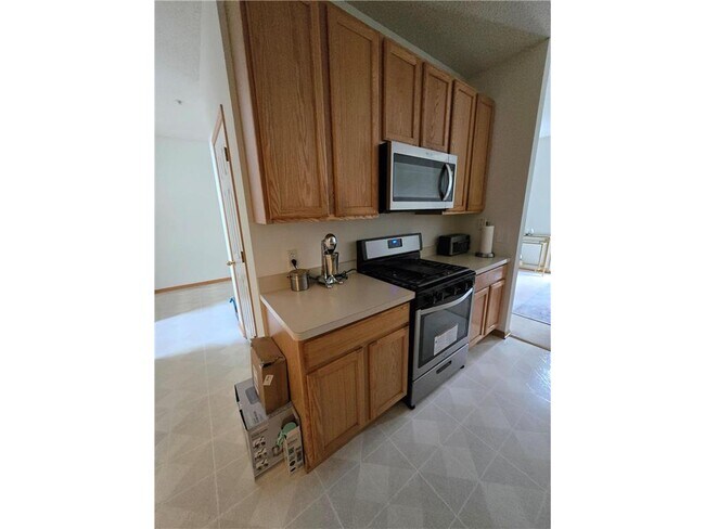 Foto del edificio - 3912 Everest Ln N