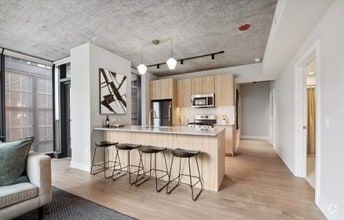 Building Photo - 1144 W Van Buren St