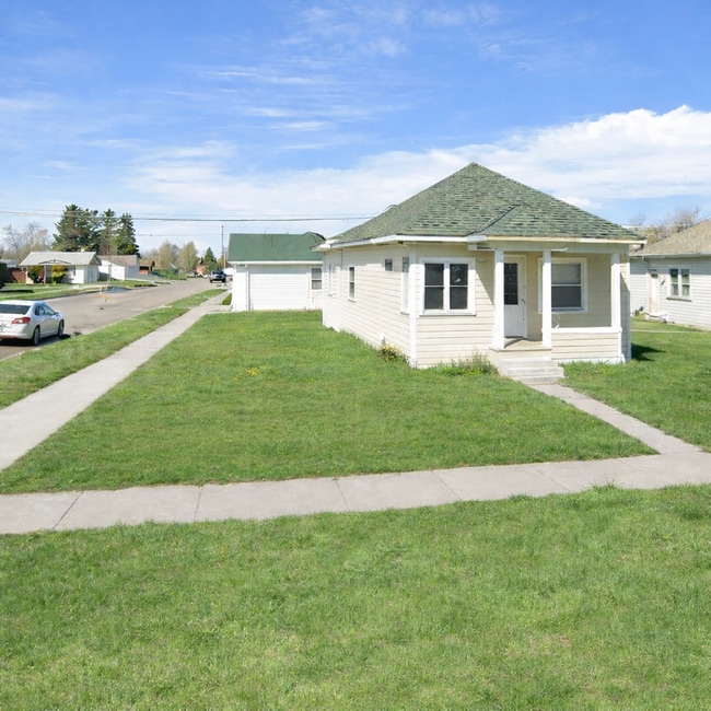 Building Photo - 1458 Normal Ave