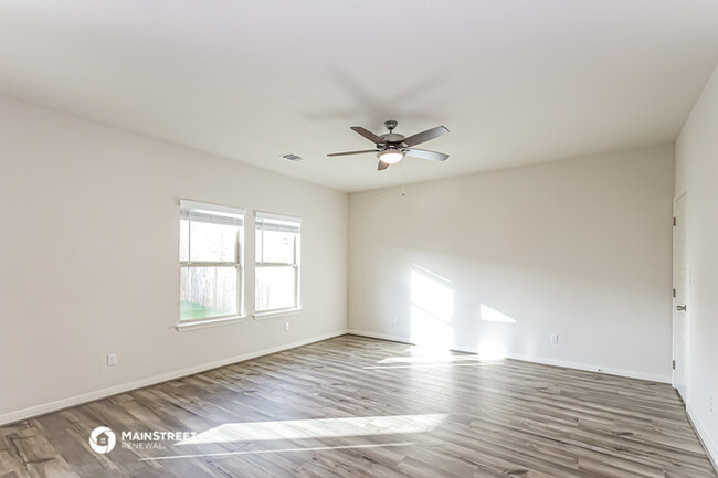 Building Photo - 1402 Arcadian Lily