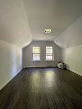 Building Photo - 406 15th St S