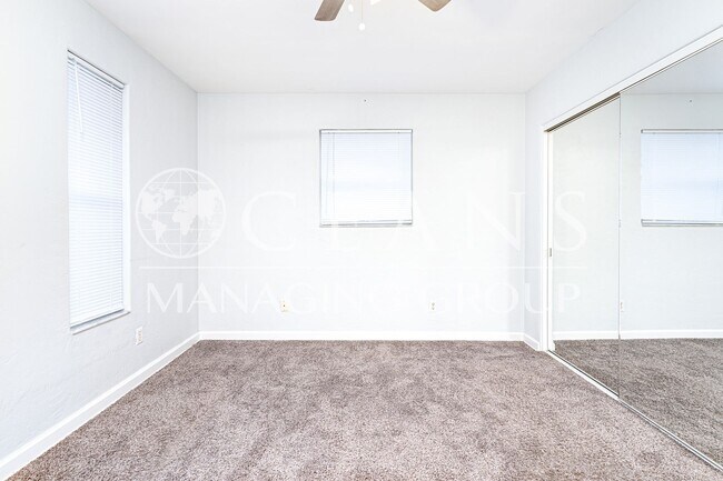 Building Photo - 2/1 Beachside Bungalow