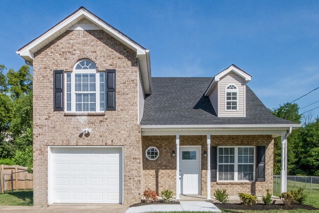 Building Photo - 636 Zellwood Dr