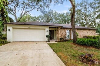 Building Photo - 2701 Kinnon Dr