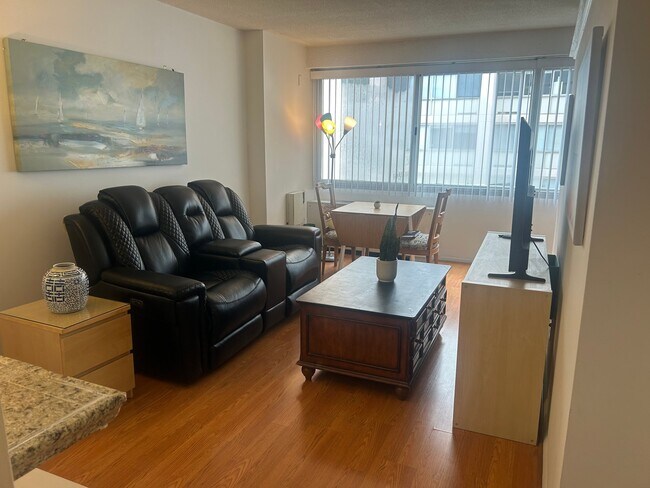 Foto del edificio - 4515 Willard Ave