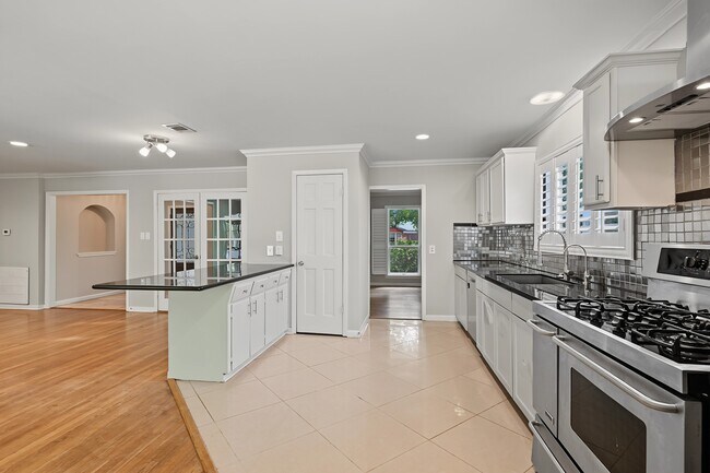 Foto del edificio - 5616 Pine St