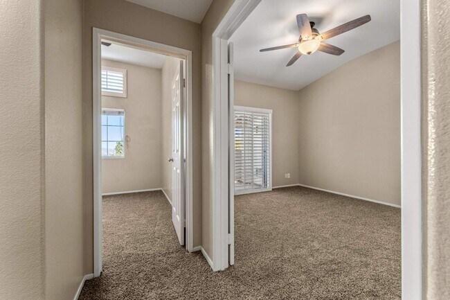 Building Photo - 1010 S Farralon Ln