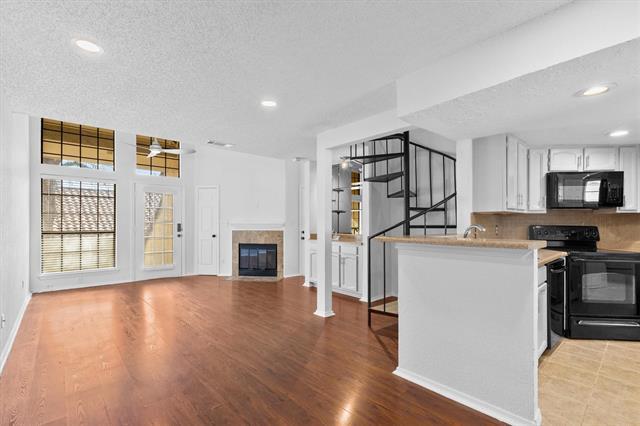 Foto del edificio - 5590 Spring Valley Rd