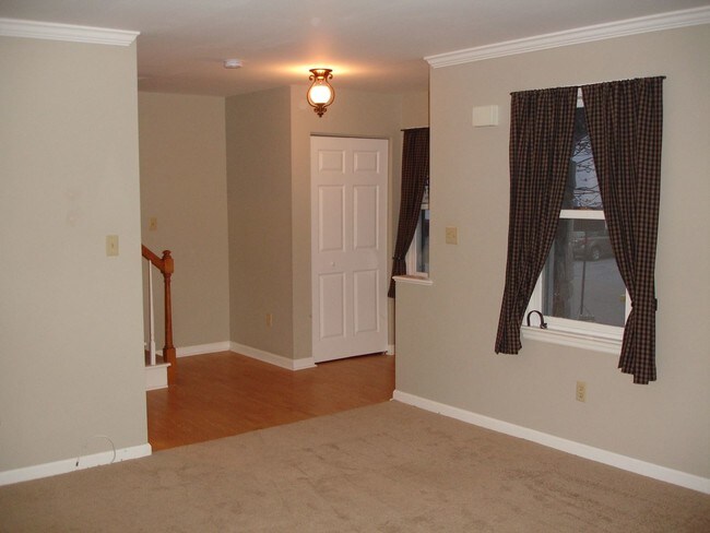 Foto del edificio - 3 br, 1.5 bath House - 415 GROFFDALE DRIVE