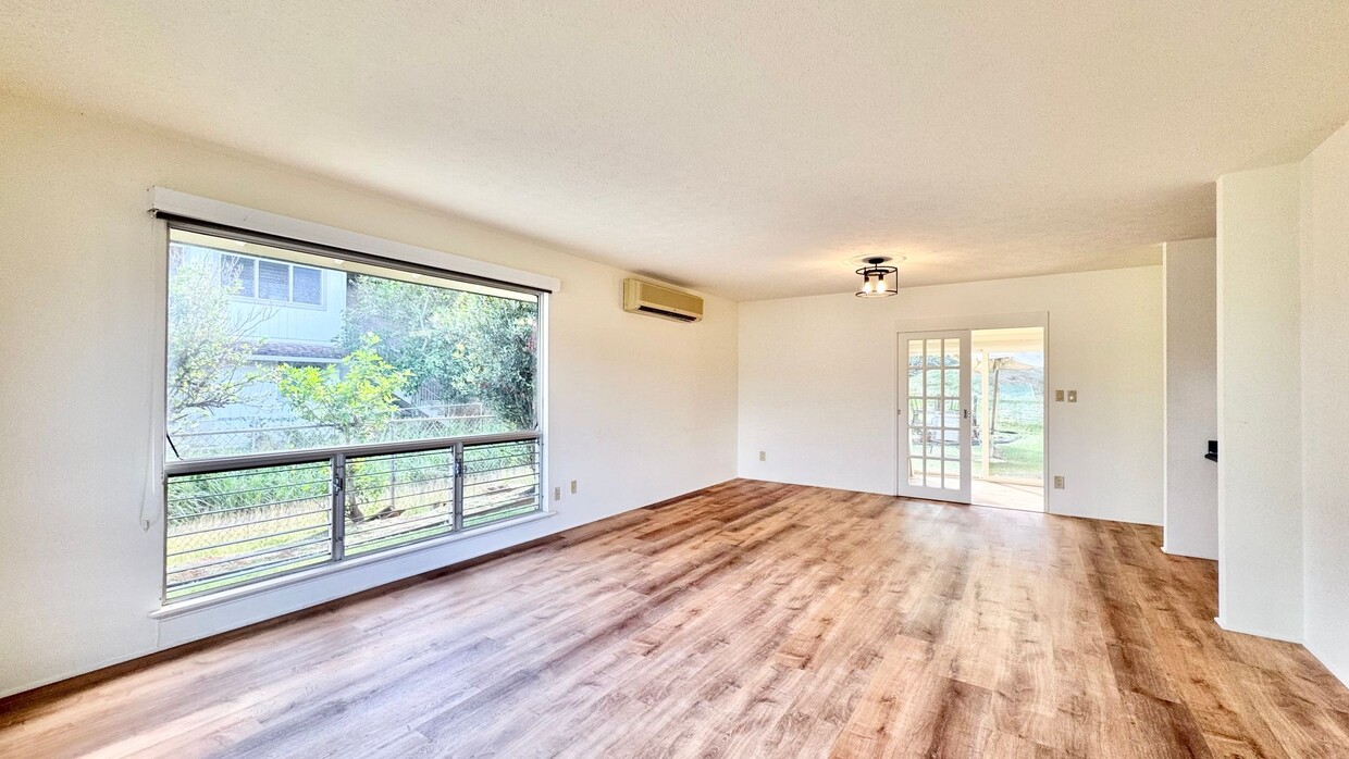 Primary Photo - Available Now - Beautifully Renovated 3 Be...