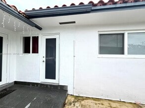 Building Photo - 931 SW 82nd Ave