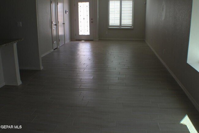 Foto del edificio - 7425 Norte Mesa Ln