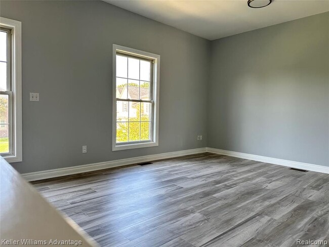 Foto del edificio - 1627 E Lakeview Ln