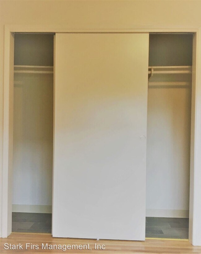 Foto del edificio - 13400 SE Stark St