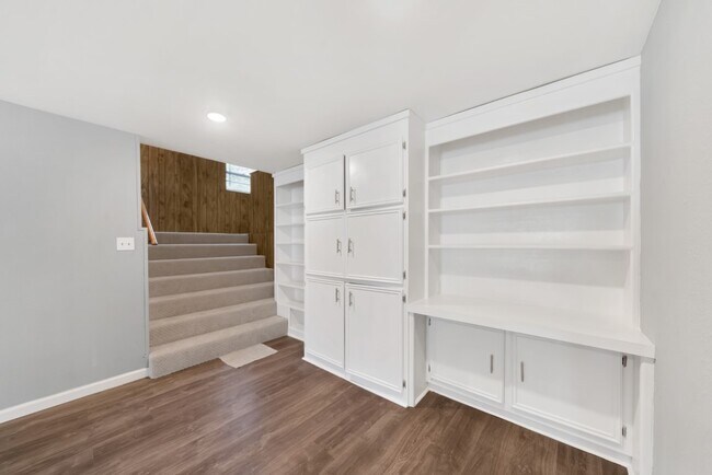 Building Photo - 4107 Houx St