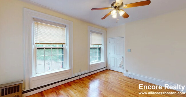 Building Photo - 24 Joy St