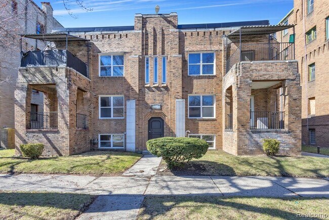 Foto del edificio - 17701 Manderson Rd