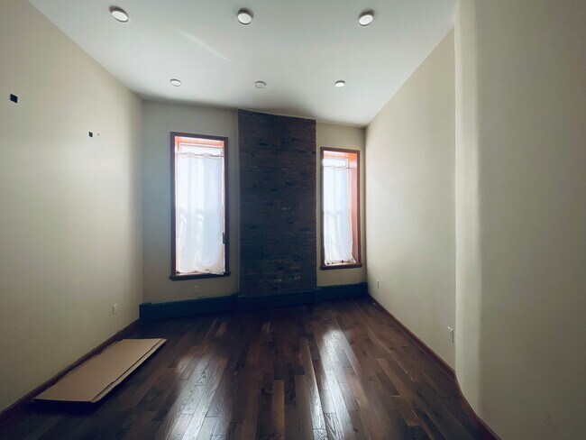 Building Photo - 163 Chestnut Ave