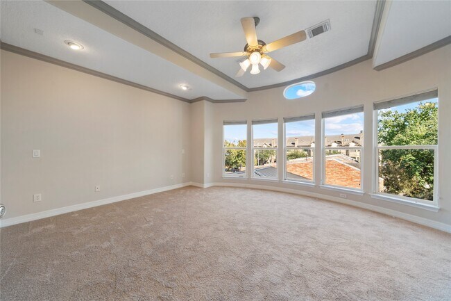 Building Photo - 1515 Hyde Park Blvd