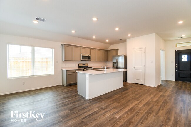 Foto del edificio - 704 Willow Harbor Ln