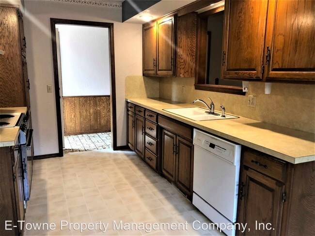 Building Photo - 3 br, 2 bath House - 1914 Hunters Hill Dr.