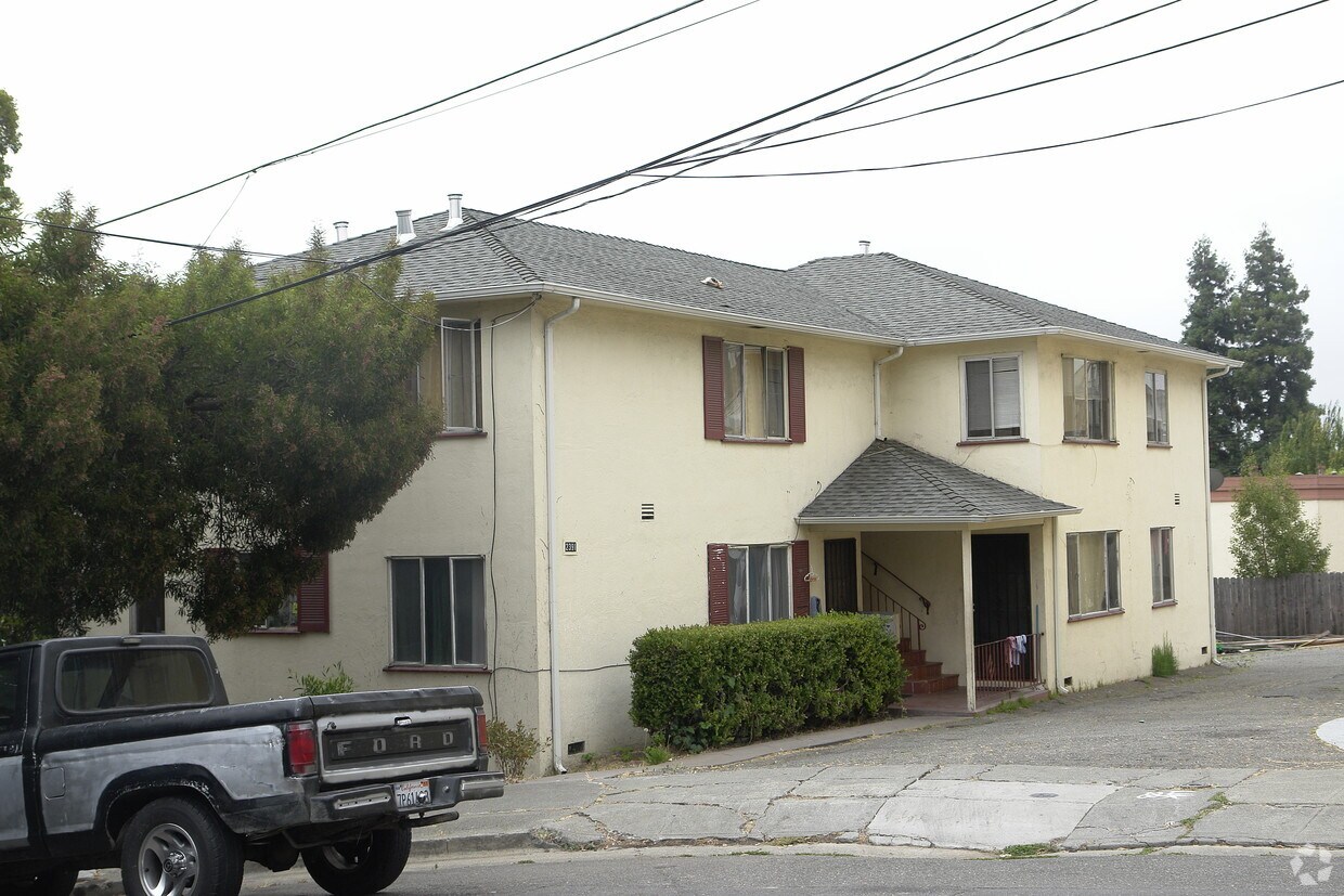 Primary Photo - 2391 Grande Vista Pl