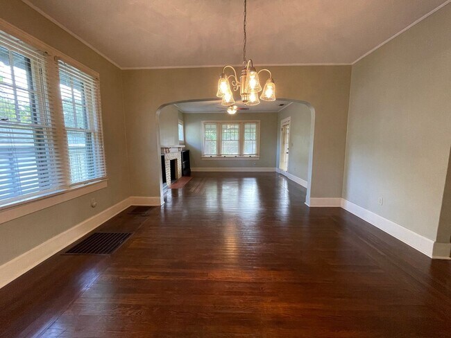 Building Photo - 2 br, 1 bath House - 813 Mississippi Ave