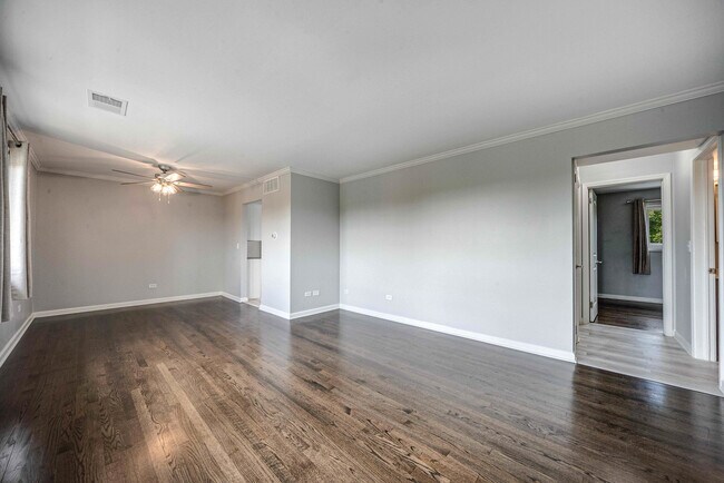 Foto del edificio - 240 N Archer Ave