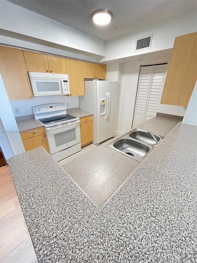 Foto del edificio - 1900 Van Buren St