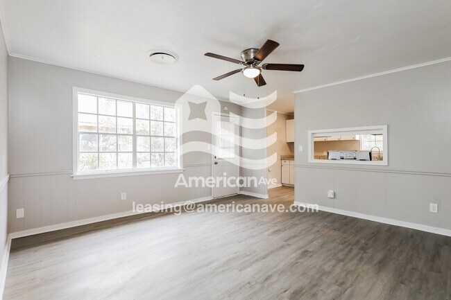 Foto del edificio - 329 Glen Rose Dr