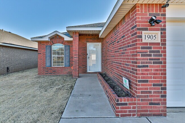 Foto del edificio - Beautiful, Well Maintained 3/2/2 Home in C...
