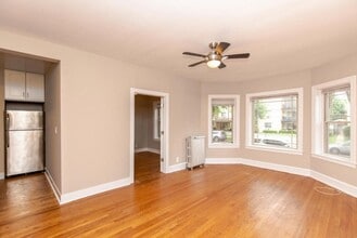 Building Photo - 1337 W Touhy Ave