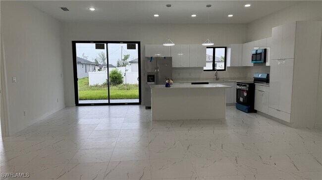 Foto del edificio - 2009 Diplomat Pkwy W