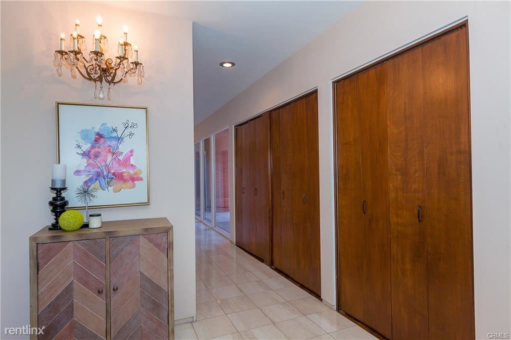 Primary Photo - 4 br, 4 bath House - 504 Santiago Ave