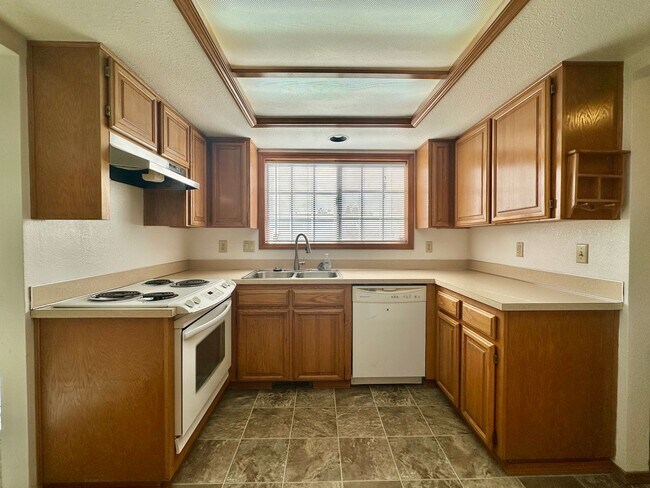 Foto del edificio - Well-Maintained Three Bedroom Home in West Salem