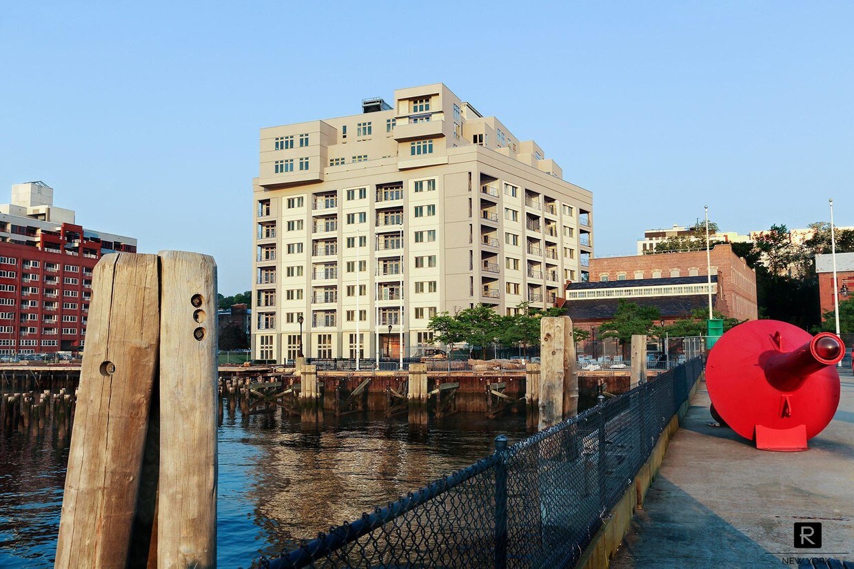 90 Bay St Unit 2E, Staten Island, NY 10301 Room for Rent in Staten