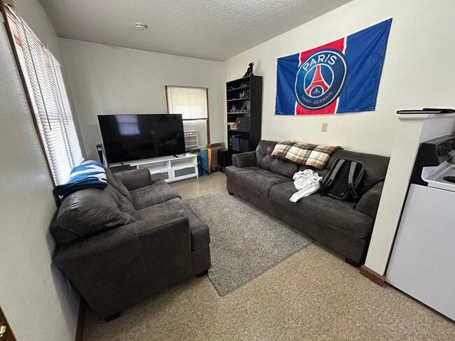 Building Photo - 2218 Merner Ave